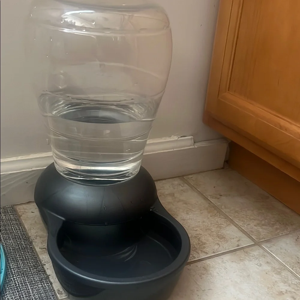 Gravity Pet Water Dispenser